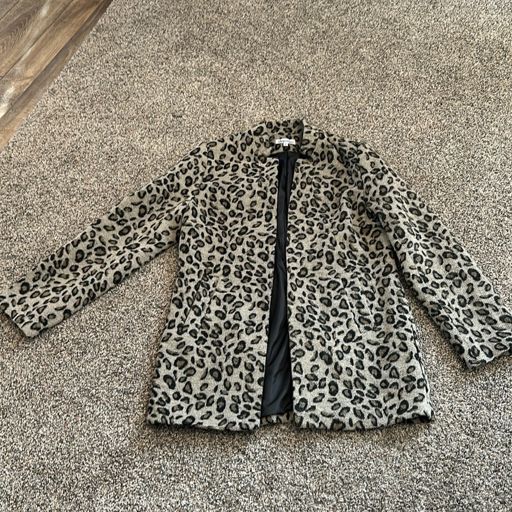 Lucy Avenue Leopard Animal print Coat Size Medium